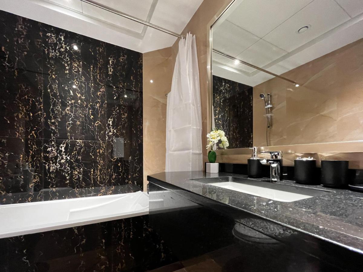 Trophy - Sky High Haven Suite Dubai Bagian luar foto